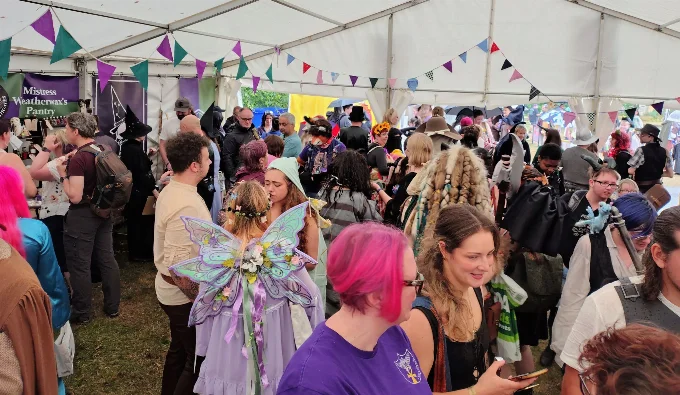 The portal to Discworld full of fans
